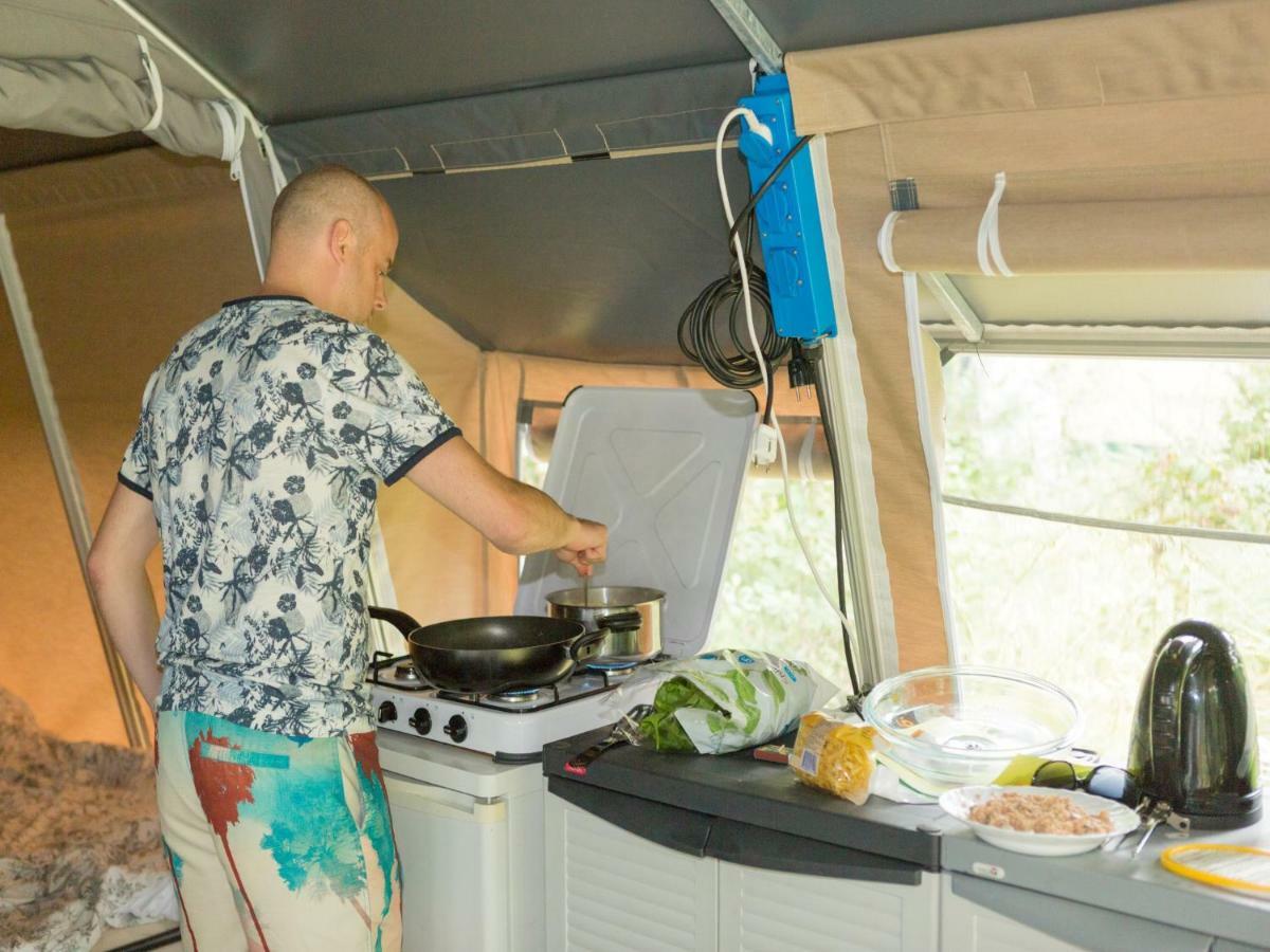 Europe Tents Camping Le Clou Meynard Kültér fotó