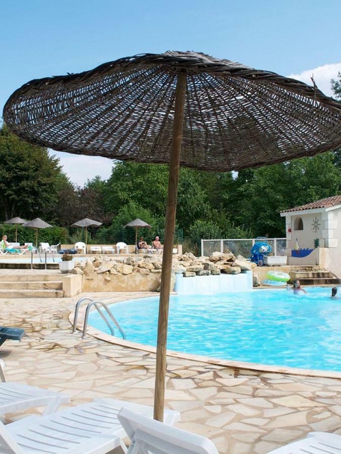 Europe Tents Camping Le Clou Meynard Kültér fotó